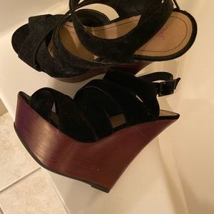 Black wedges